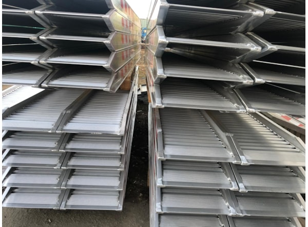 Rampe incarcare/descarcare ITR Rampe 4 m, 5 t. fara borduri. de vanzare